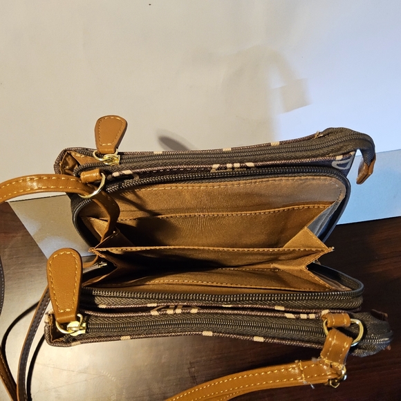 Giani Bernini Purse - Picture 3 of 6